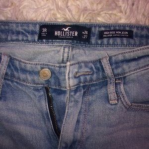 Hollister High Rise Mom Jeans